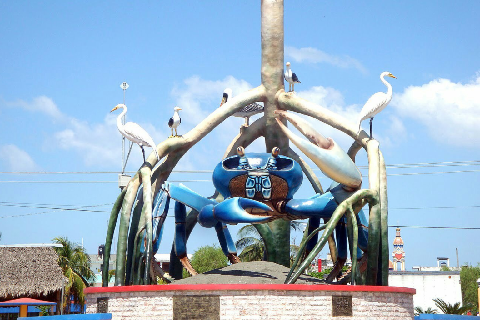 La escultura del cangrejo azul en Paraíso Ya conoces su historia